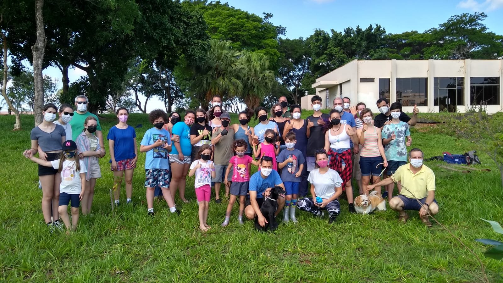 Rompendo o muro da escola...